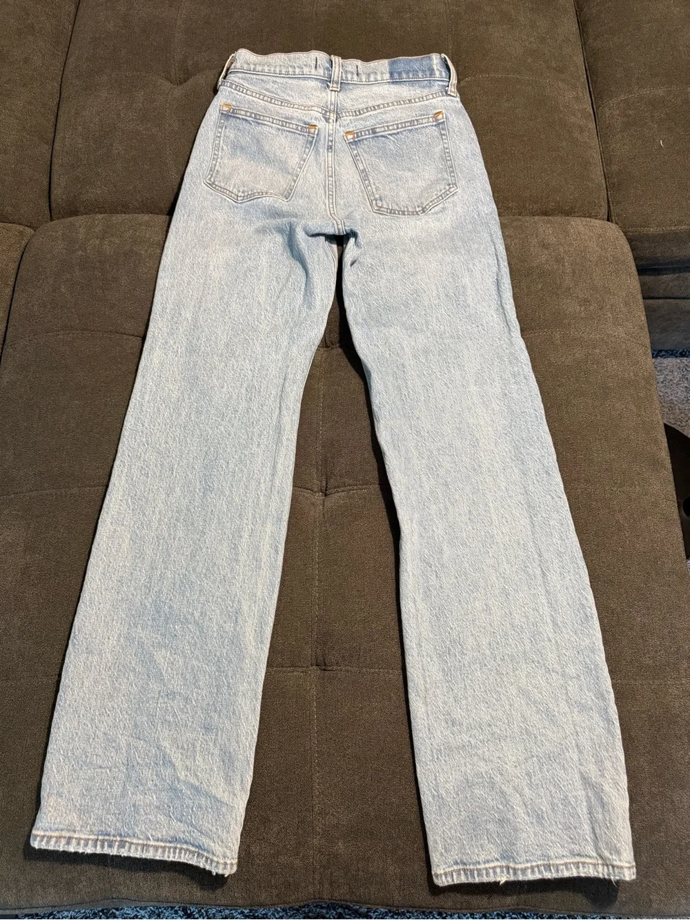 Abercrombie & Fitch High Rise 90’s Relaxed Light Wash Blue Denim Jeans